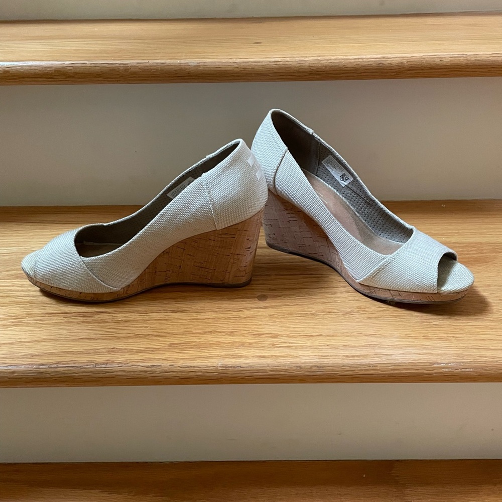 Tom’s Cream Linen Wedge Peep-Toe Shoes, Wonen’s Sz 8 1/2
